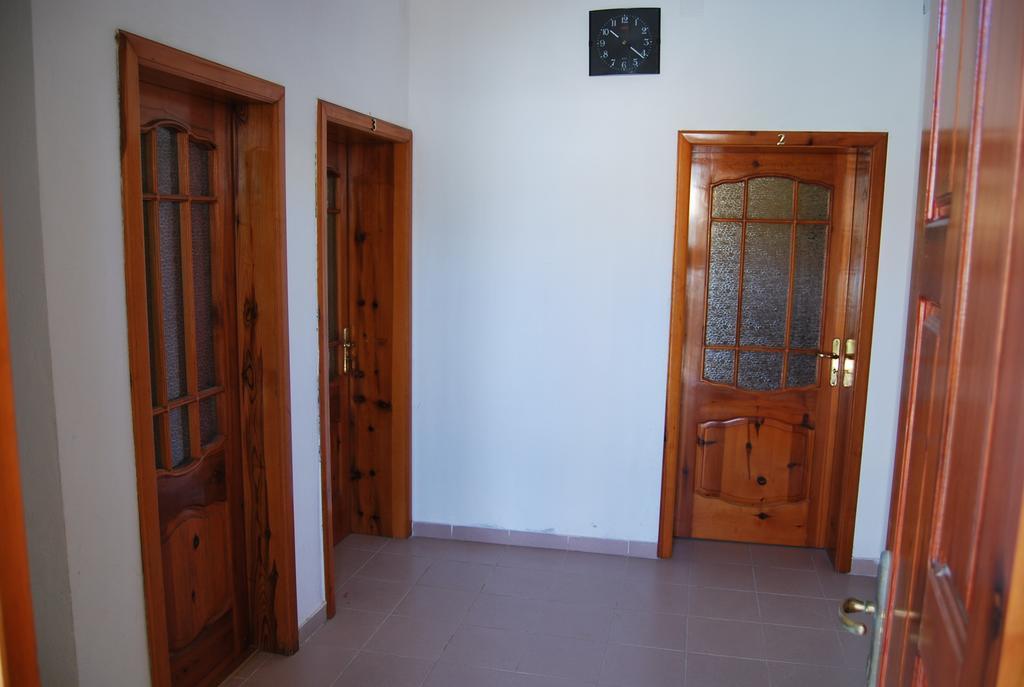 H And H Guesthouse Velipojë 外观 照片