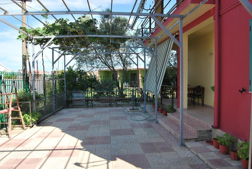 H And H Guesthouse Velipojë 外观 照片