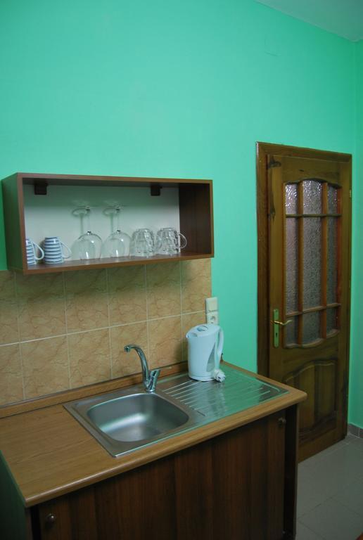 H And H Guesthouse Velipojë 外观 照片