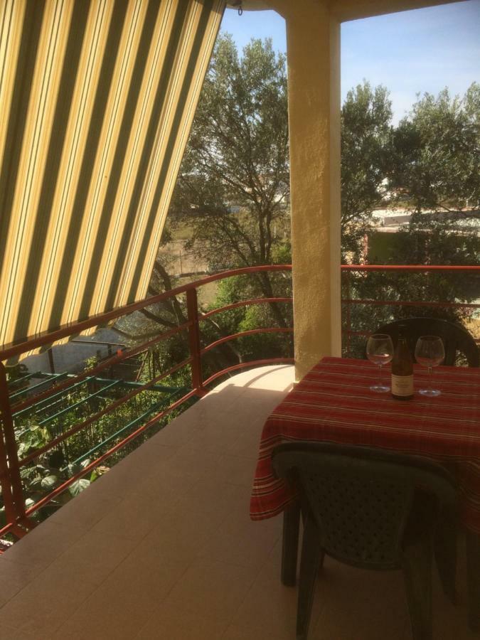 H And H Guesthouse Velipojë 外观 照片